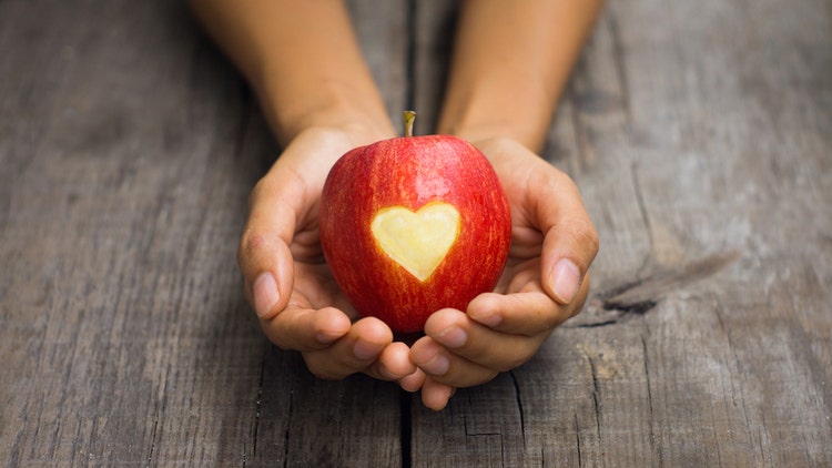 Apple-With-Engraved-Heart-49835729